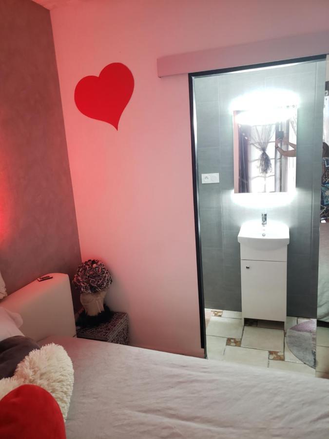 Appartement Miss G'Ainguette à Guereins Extérieur photo